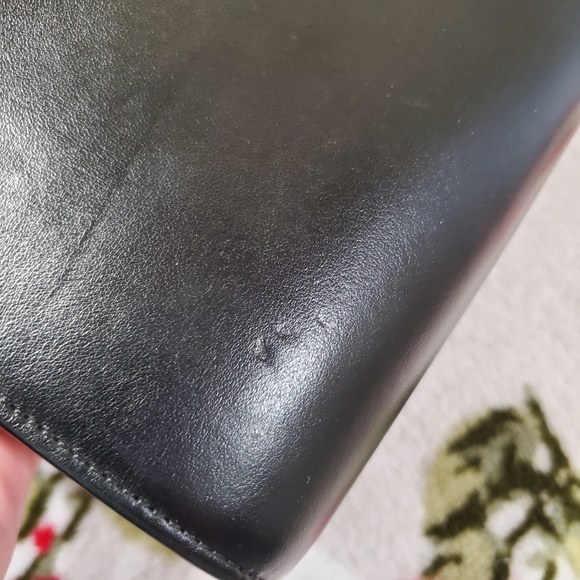 Christian louboutin paloma clutch.  Used like new condition. - Picture 6 of 16